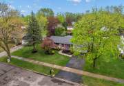 19-4887-Crestbrook-Dr-19