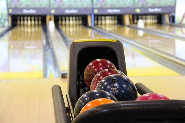 Rochester Hills Things To Do Classic Lanes image of bowling alley