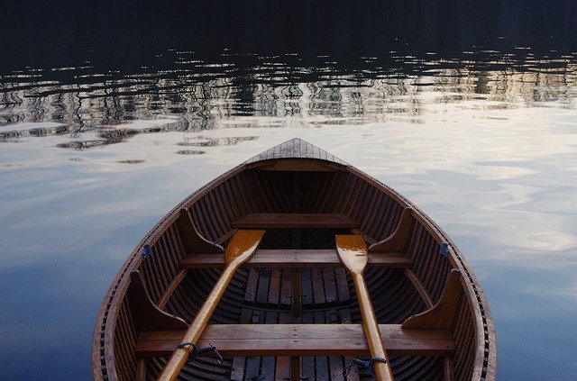 Clarkston Things To Do image of rowboat  for Independence Oaks with link