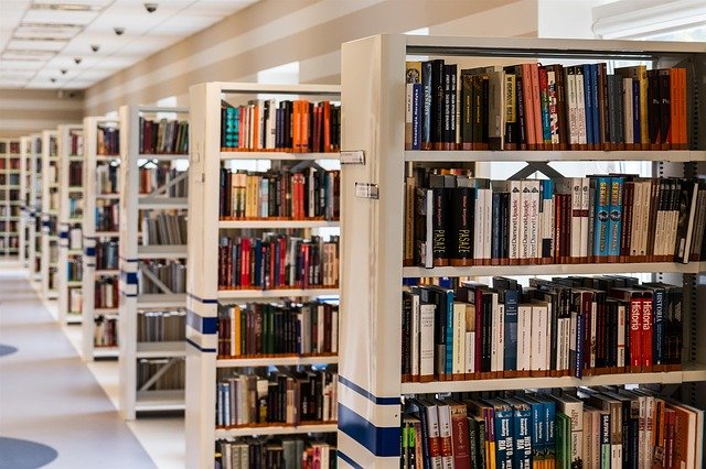 Oxford/Orion Community Links image of interior of a library with link 